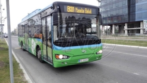 Debkl oko autobusa na gas